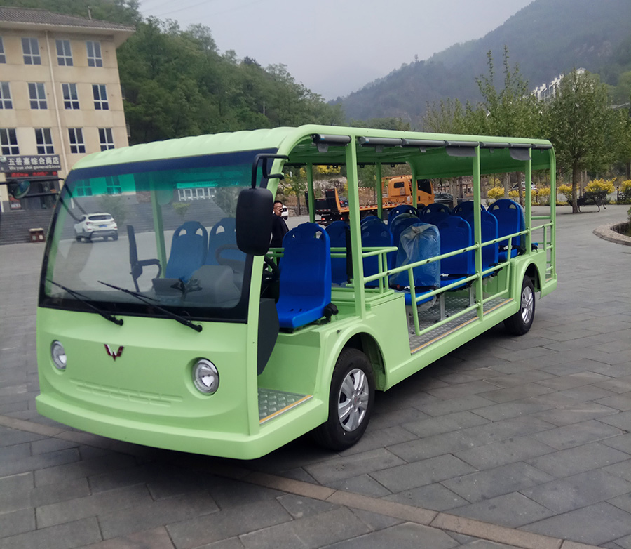 五菱汽油车23座观光车